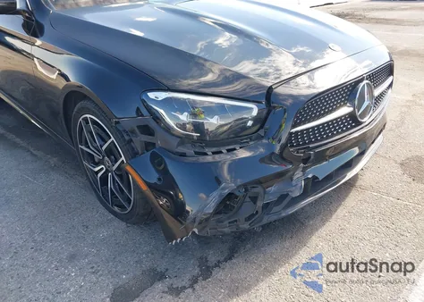 2022 Mercedes-Benz E 350 z USA, uszkodzony, nr VIN W1KZF8DB2NB096182